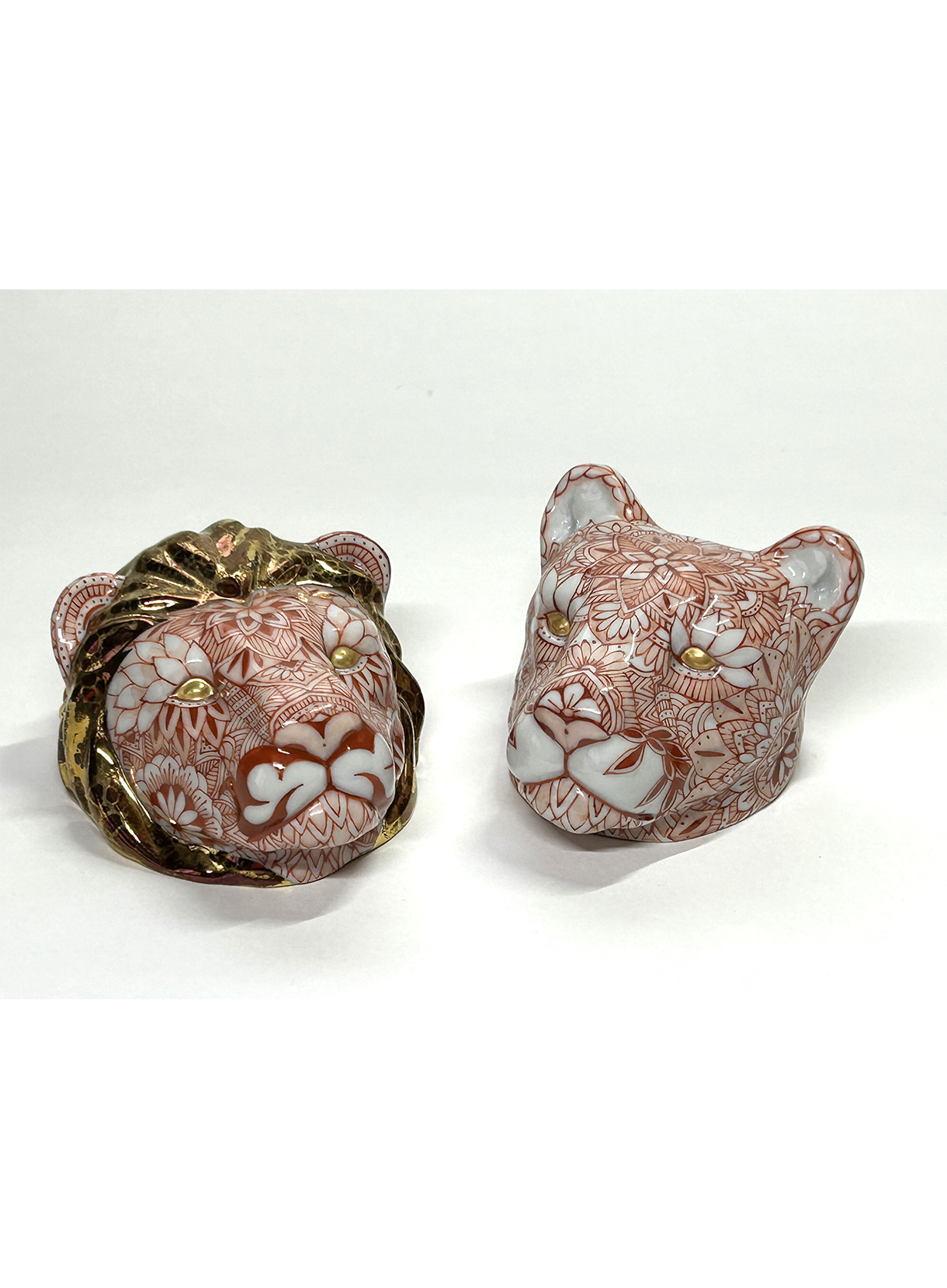 大岩千珠 Chizu Oiwa《ペア酒盃 獅子（赤） / Pair of sake cups Lions (Red)》