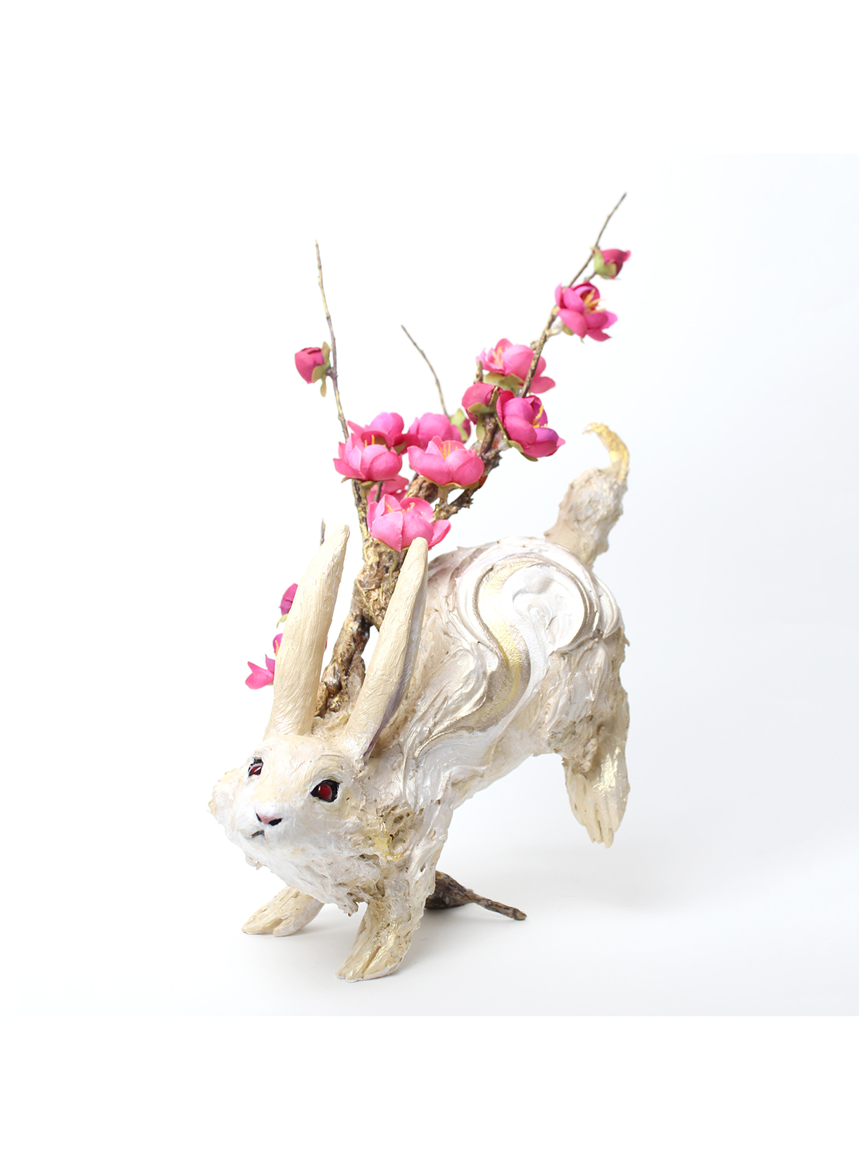 山羊蔵 YAGIGURA《金彩兎 跳梅 / Early Spring Hare with Golden Fur》